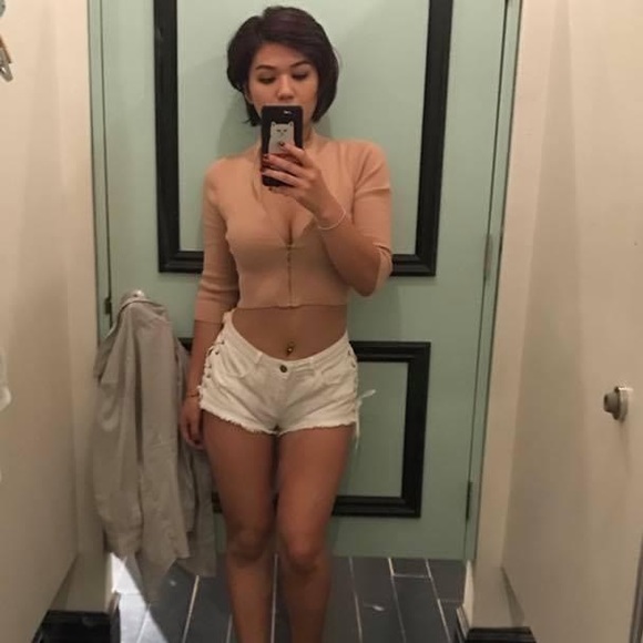 Profile Picture of Kris Nguyen (@abgbanana_tofu) on Poshmark