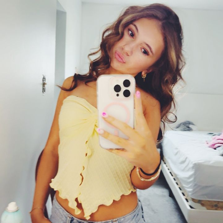 Profile Picture of h a i l e y (@hailey.nikolew) on Tiktok