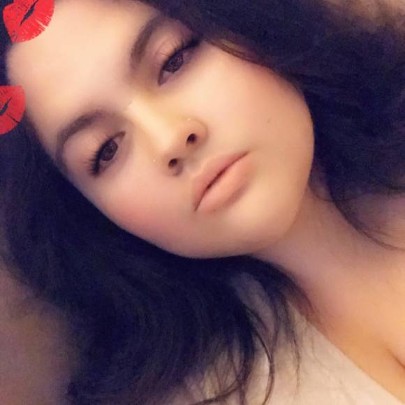 Profile Picture of Brianna Genovese (@ciaobristella) on Poshmark