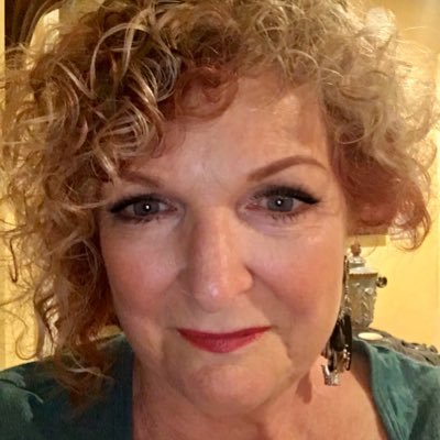 Profile Picture of Lynne Goodwin (@WhosQueen) on Twitter