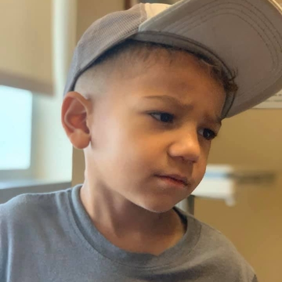 Profile Picture of Joey Reyes (@snoopbeats) on Poshmark