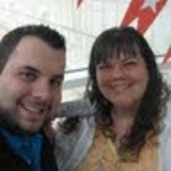 Profile Picture of Amanda Reuther (@amanda_reuther) on Poshmark