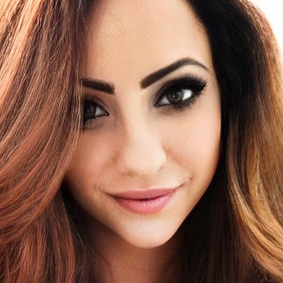 Profile Picture of Mira Dimitrov (@miradimitrov) on Poshmark