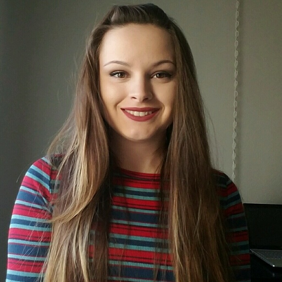 Profile Picture of Haley Meeks (@hmeeks_) on Poshmark