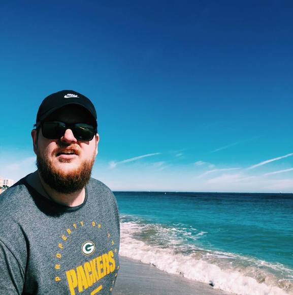 Profile Picture of Eli Bretl (@elibretl) on Poshmark