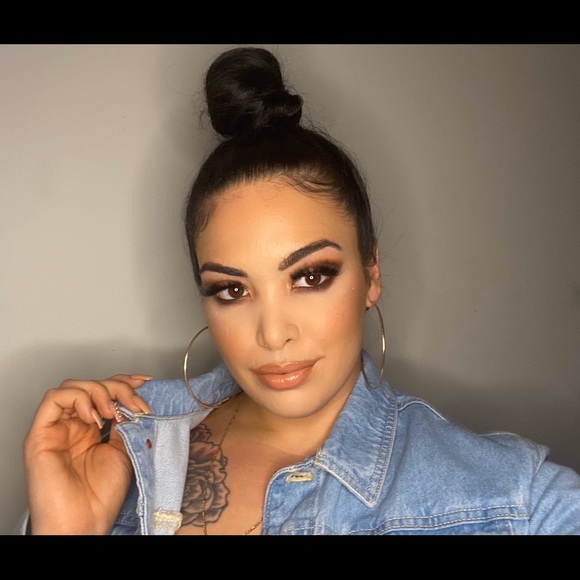 Profile Picture of Brianna Pesce (@briannapesceeee) on Poshmark