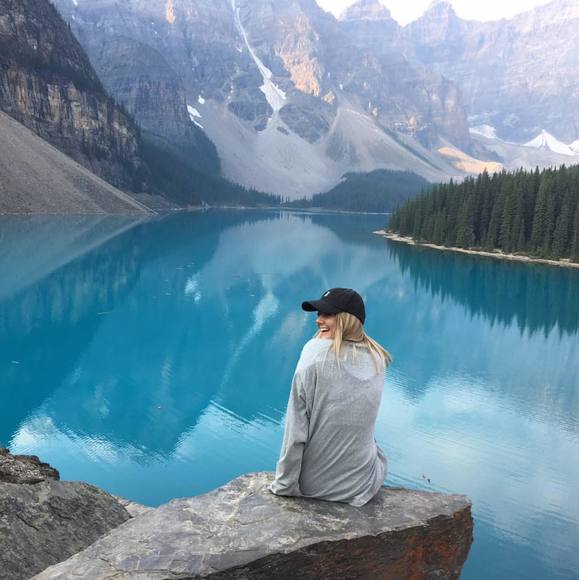 Profile Picture of Sam Fay (@sam_fay) on Poshmark