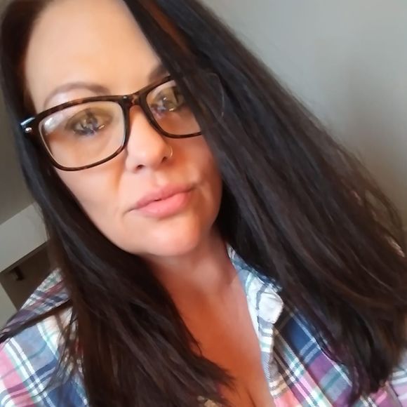 Profile Picture of Renee Grauling (@rgrauling) on Poshmark