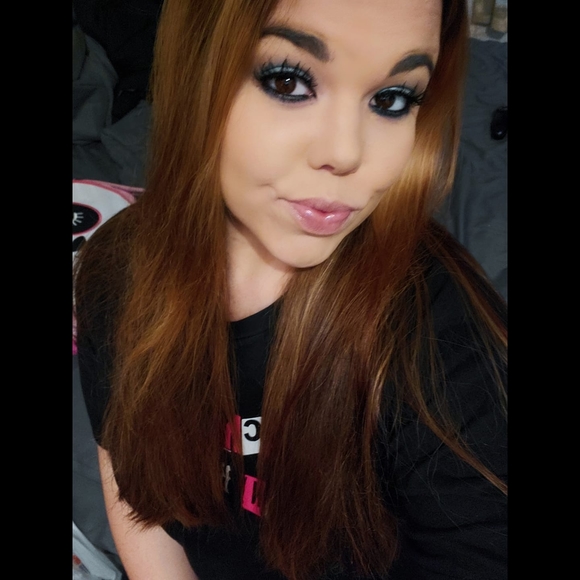 Profile Picture of Cierra Freeman (@cierrafreema528) on Poshmark