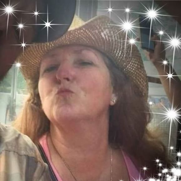 Profile Picture of Crystal Baumer (@mspazshun) on Poshmark