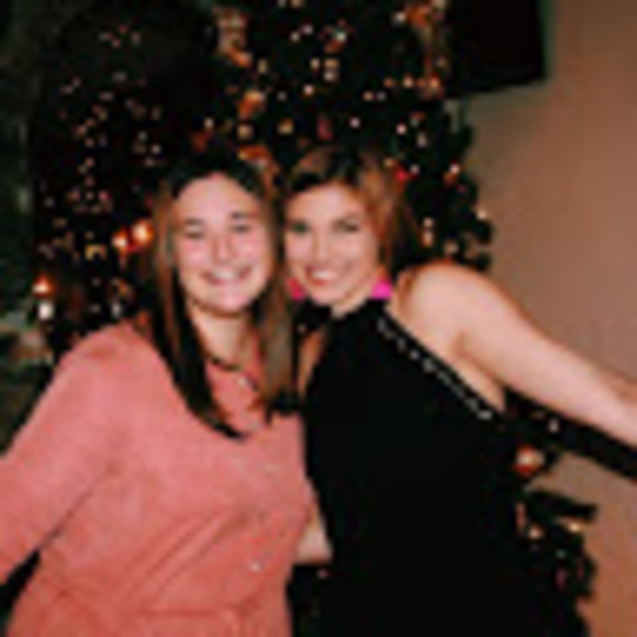 Profile Picture of Emily Schexnayder (@emilyschexnayde) on Poshmark