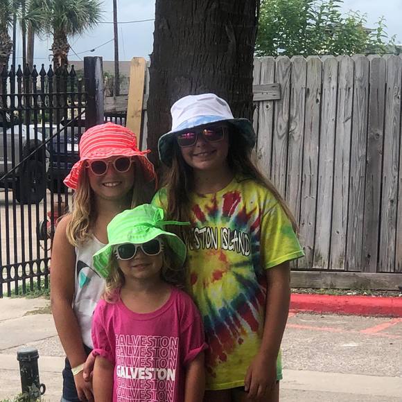 Profile Picture of Samantha Speer (@samspeer1) on Poshmark