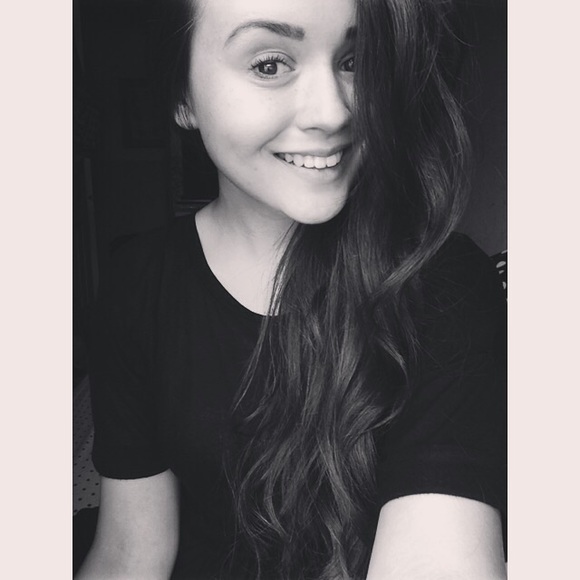 Mikaela Davis - Poshmark Profile Picture of Mikaela Davis (@fancyskirt) on Poshmark