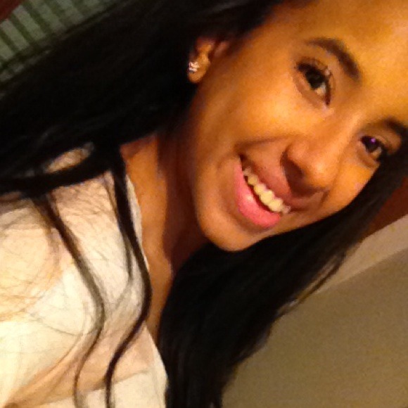 Profile Picture of Odette Rodriguez (@odetterod92) on Poshmark