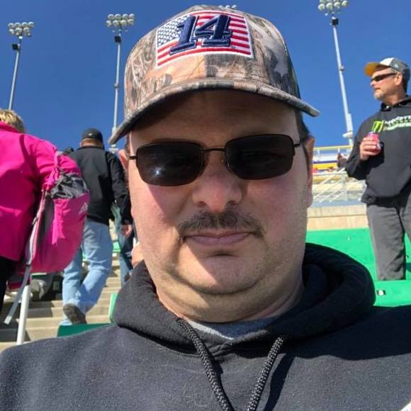 Kevin Tomson - Poshmark Profile Picture of Kevin Tomson (@ktomson96) on Poshmark