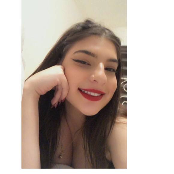Profile Picture of Irem Tinar (@iremtinar) on Poshmark