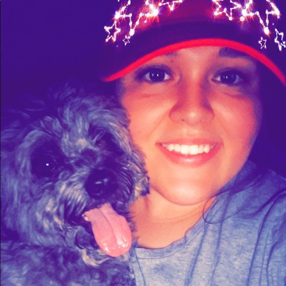 Profile Picture of Breanna Kilgore (@breanna1992) on Poshmark