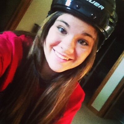 Profile Picture of Amber Brink (@hockeychic0711) on Twitter