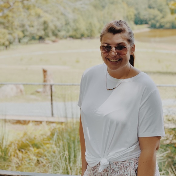 Profile Picture of Haley Boggess (@haley_boggess) on Poshmark