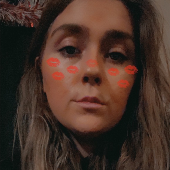 Profile Picture of Morgan Klobas (@morganklobas) on Poshmark