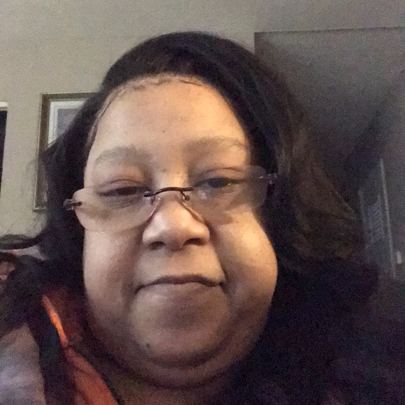 Profile Picture of Chavala Cermack (@chavalacermack) on Poshmark