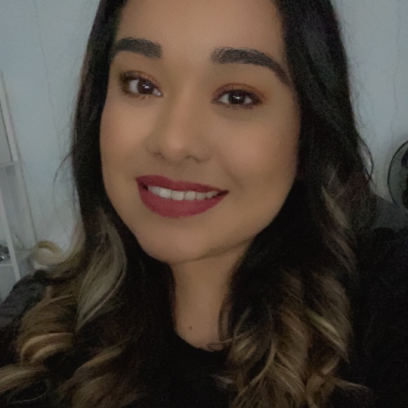 Profile Picture of Kenya Ramirez (@kenyaramirez868) on Poshmark