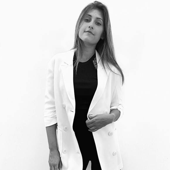 Profile Picture of Katharine Hafner (@katharinehafner) on Poshmark