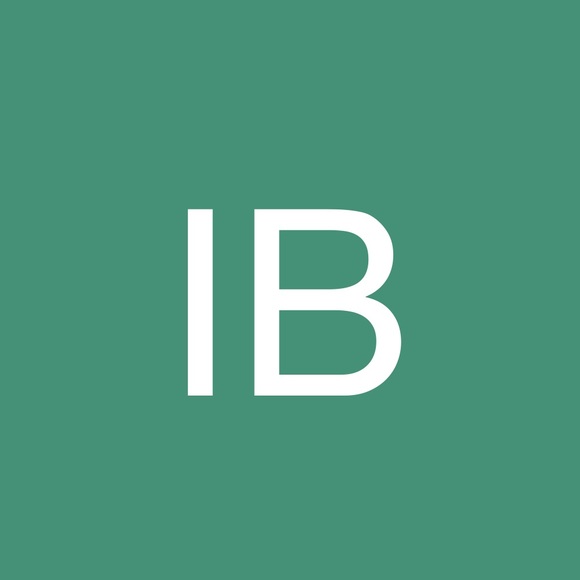 Profile Picture of Ila Burgardt (@iburgardt) on Poshmark