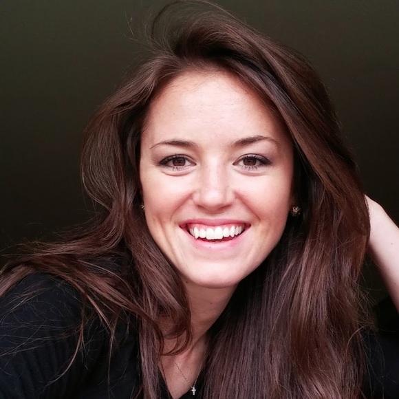 Profile Picture of Nicole Metzko (@nicolemetzko) on Poshmark