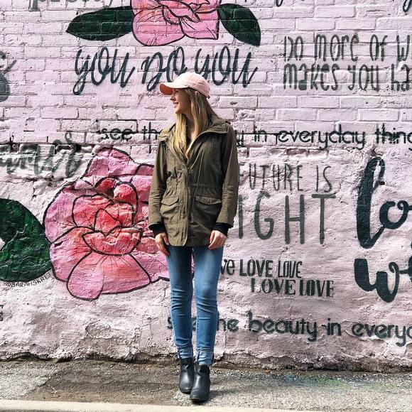 Profile Picture of Karen Batchelor (@karenjbatchelor) on Poshmark