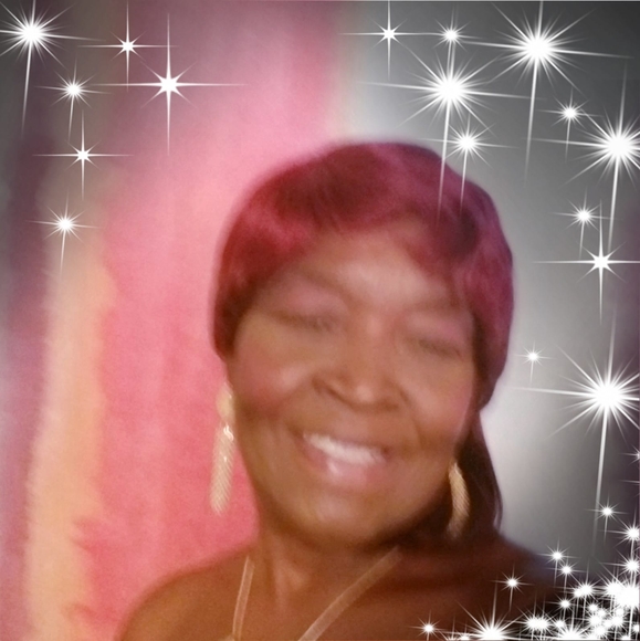 Profile Picture of Lizzie Shabazz (@lzsha64) on Poshmark