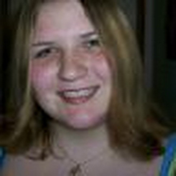 Profile Picture of Seraphina Schoening (@seraphina2002) on Poshmark