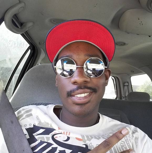 Profile Picture of Kenneth Henderson (@jinishiyama07) on Poshmark