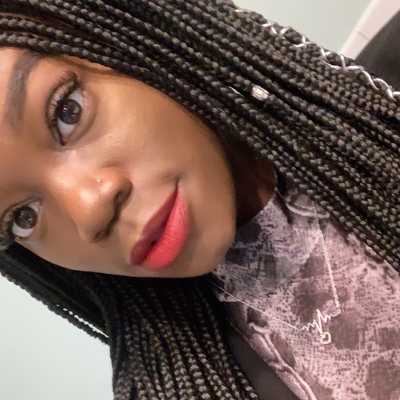 Profile Picture of Tamara Jean (@maraelizabeth05) on Poshmark