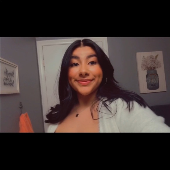 Profile Picture of Angela Gutierrez (@angelag45) on Poshmark