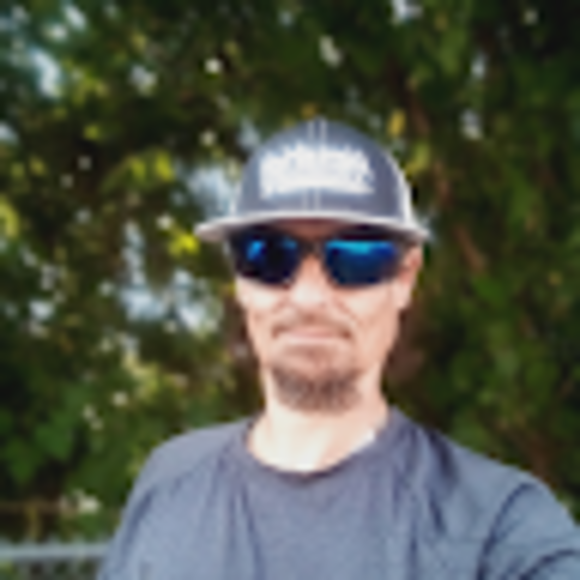 Profile Picture of Scott Eller (@jseller0176) on Poshmark