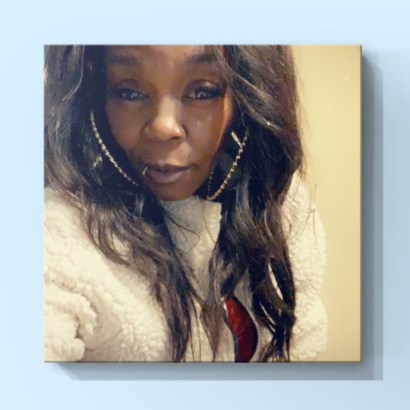 Profile Picture of Contrella Salter (@contrellasalter) on Poshmark