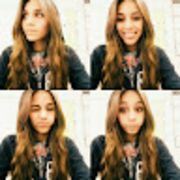 Profile Picture of Evelyn Melero (@pepeline16) on Poshmark