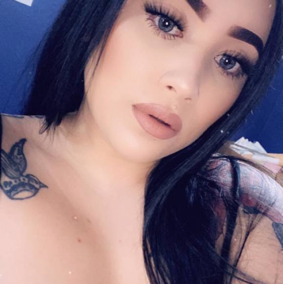 Profile Picture of Cassandra Salinas (@csalinas11) on Poshmark