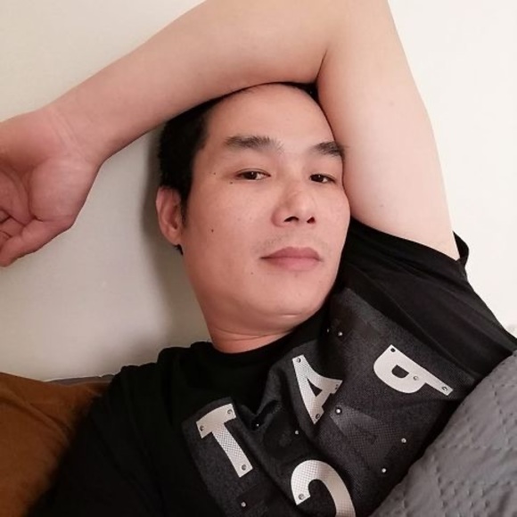 Profile Picture of Sihui Huang (@sihuihuang) on Poshmark