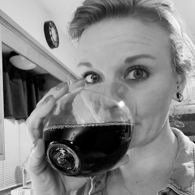 Profile Picture of Tracy Marie Schuster (@tracymaries) on Twitter