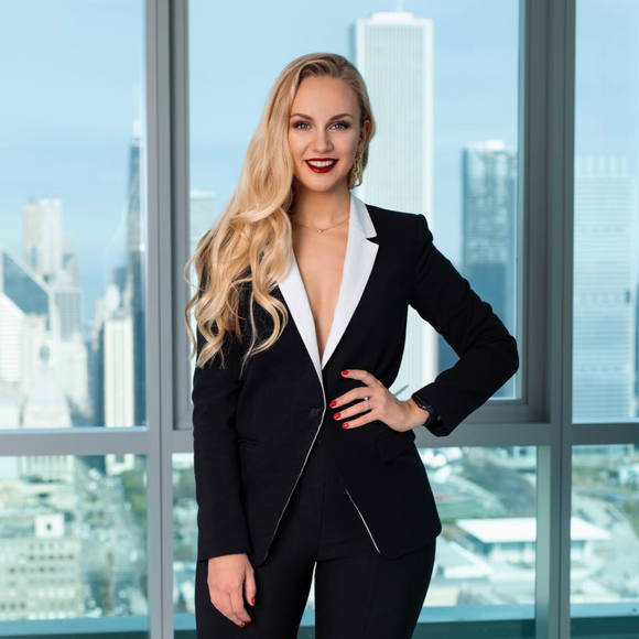 Profile Picture of Nadiia Pavlyk (@nadiiapavlyk) on Poshmark