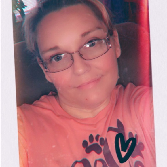 Profile Picture of Lisa Maley (@lisamaley) on Poshmark