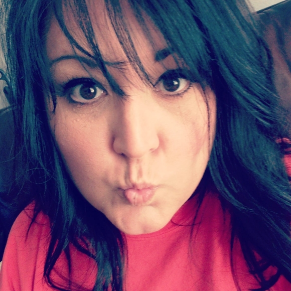 Profile Picture of Shannon Denton dunn (@dnkmom1975) on Poshmark