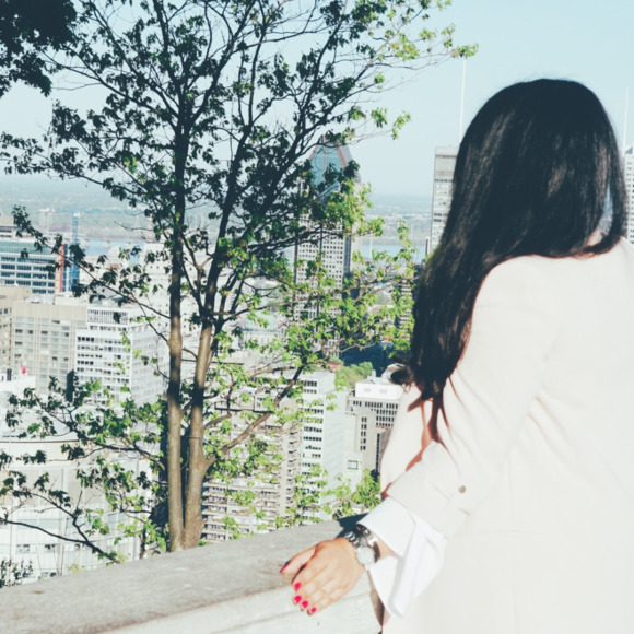 Profile Picture of Caroline Altenbernd (@kaleandwhiskey) on Poshmark