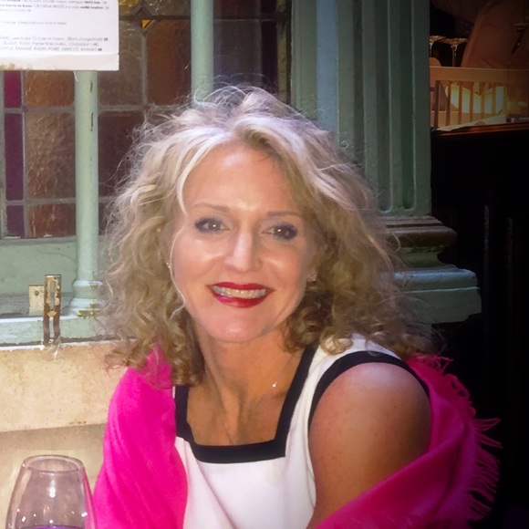 Profile Picture of Teresa Braeger (@tdbraeger) on Poshmark