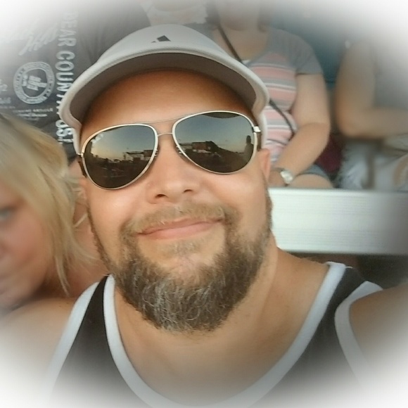 Profile Picture of John Haessler (@haes70) on Poshmark