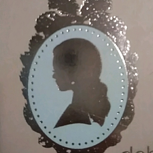 Profile Picture of Tiny Dancer (@tinydancer3) on Poshmark