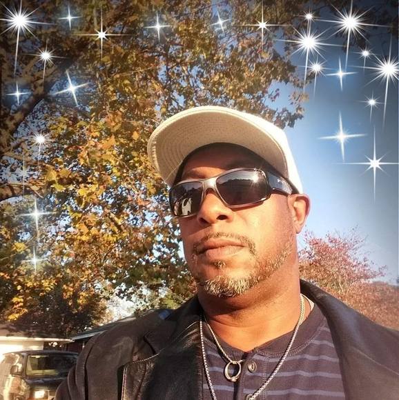 Profile Picture of Kelvin Solomon (@murphyboys175) on Poshmark