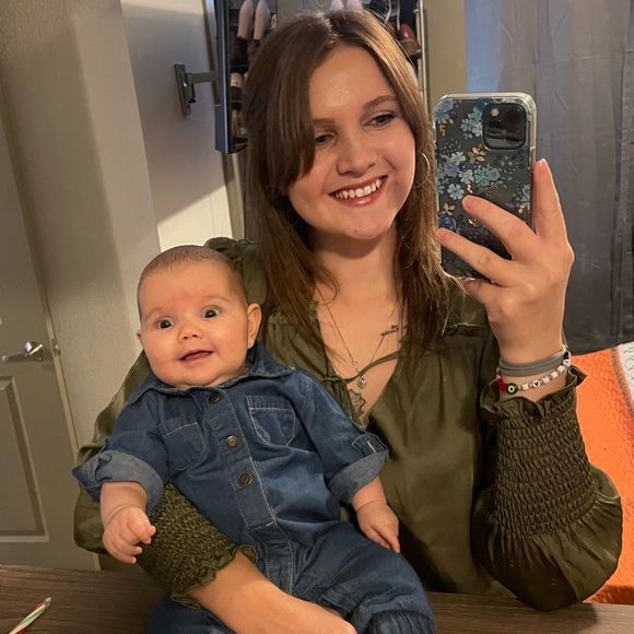 Profile Picture of Renee Ziegler (@reneeziegler) on Poshmark